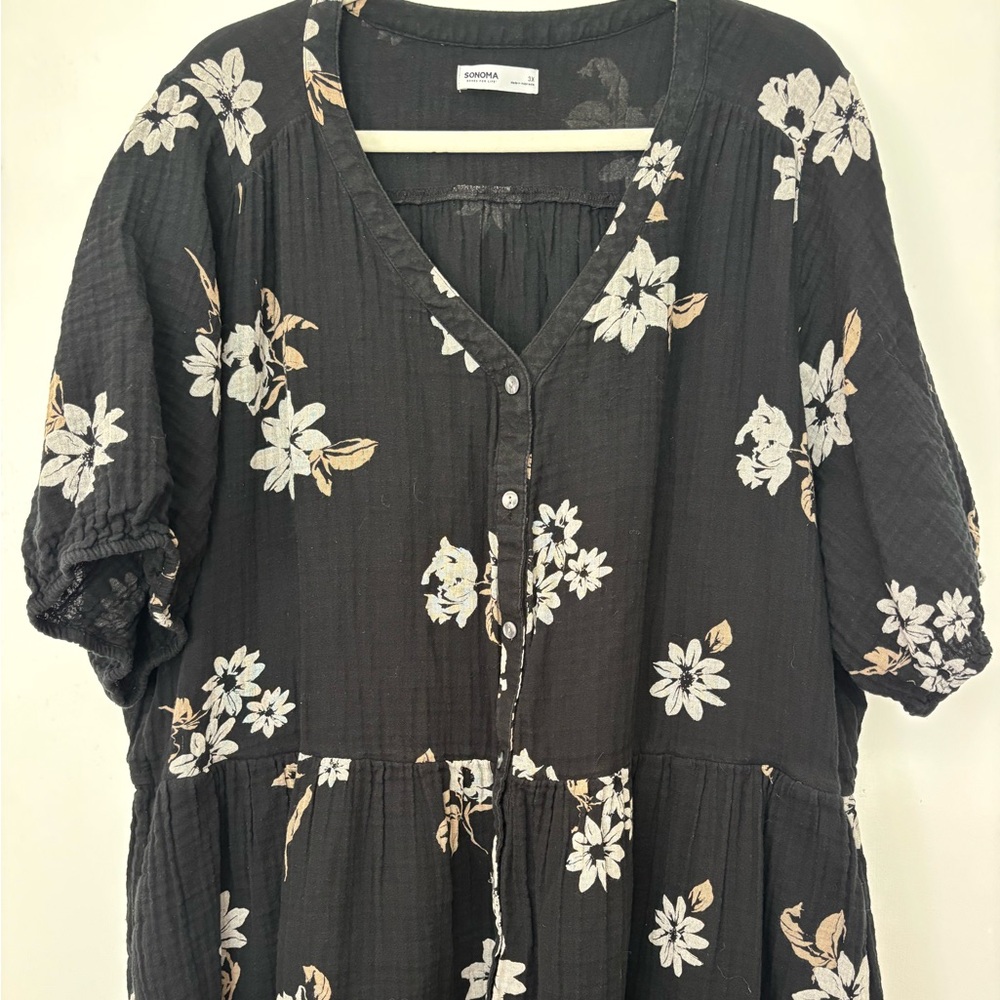 Women's Black Floral Button-Front Smock Top